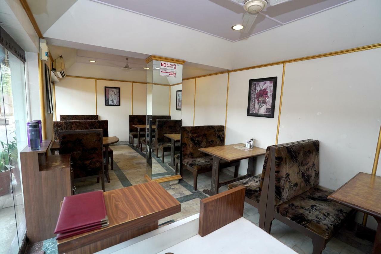 Hotel Royal Ahmedabad Bagian luar foto