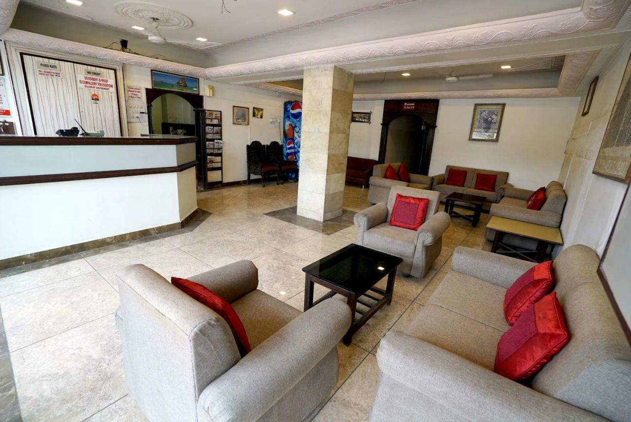 Hotel Royal Ahmedabad Bagian luar foto